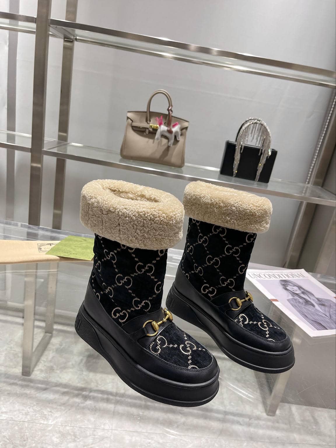 0011 Furry Shoe